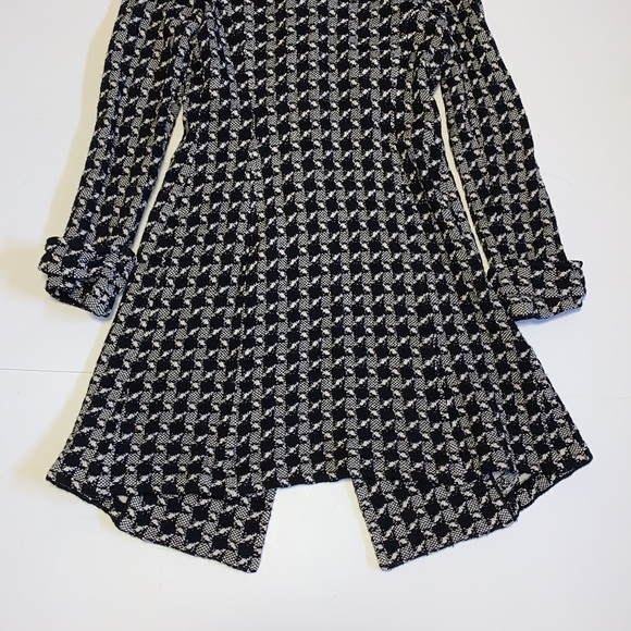 St. John Black and White Houndstooth Coat - Women’s Size 4 - Picture 5 of 15